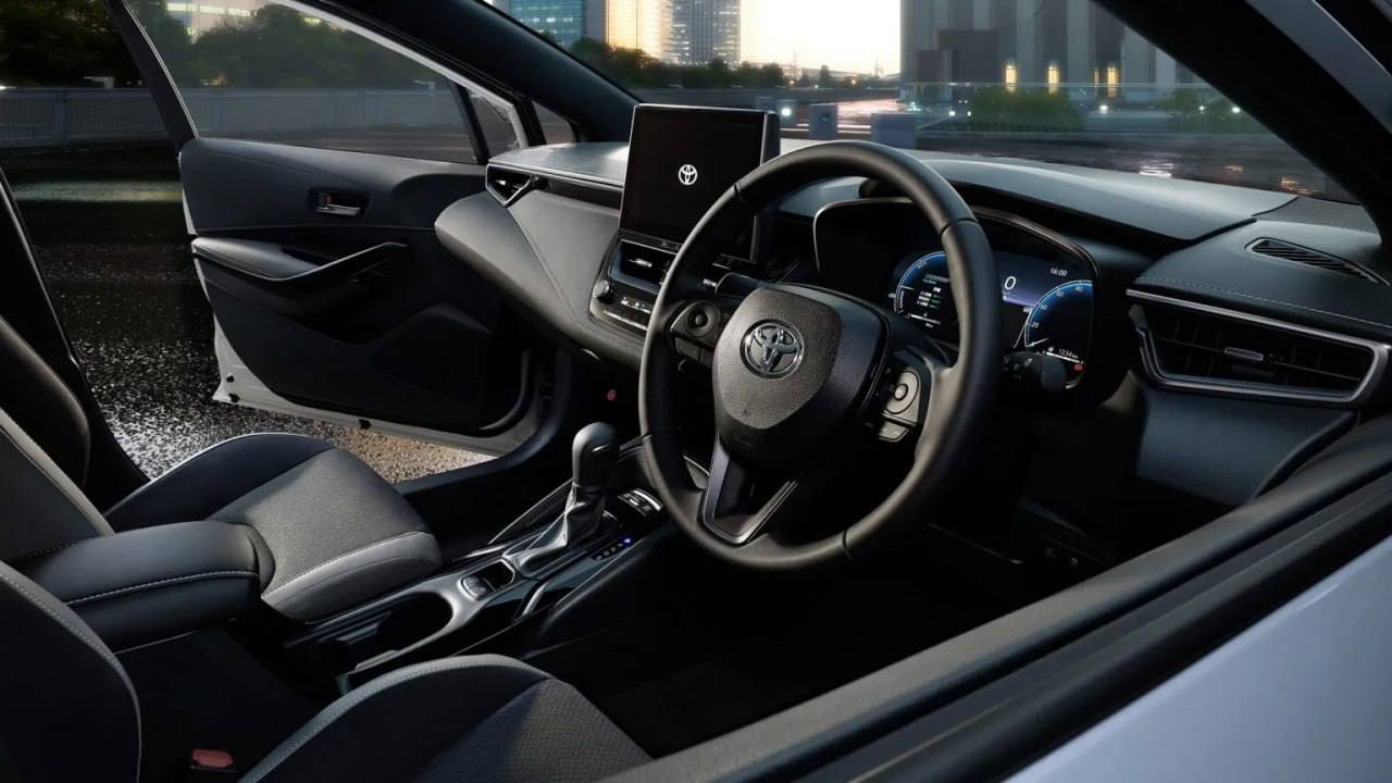 Toyota показала юбилейную Corolla в честь 60-летия модели — это самая спортивная версия в истории . — фото 4