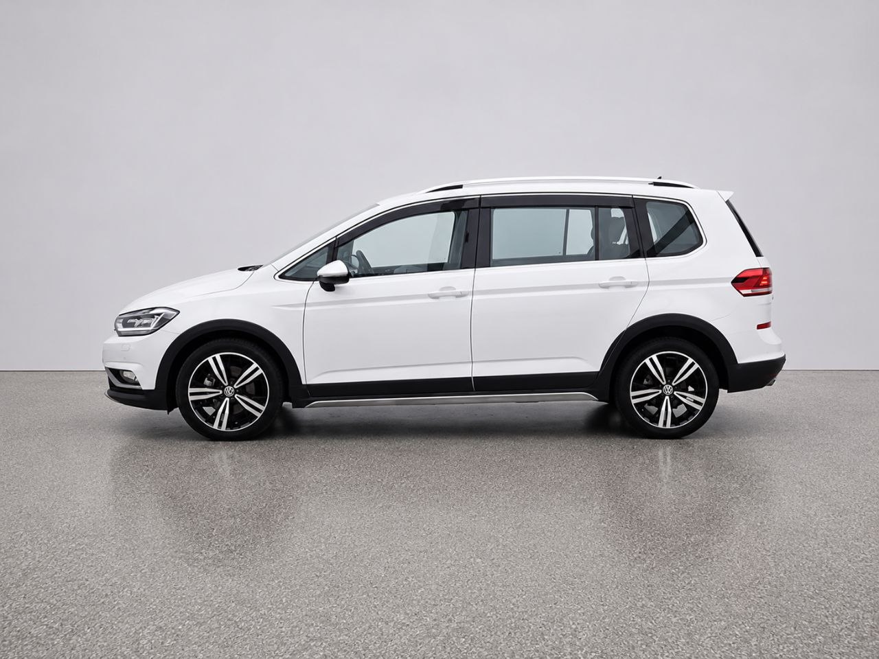 7-МИ МЕСТНЫЙ VOLKSWAGEN TOURAN L — фото 3