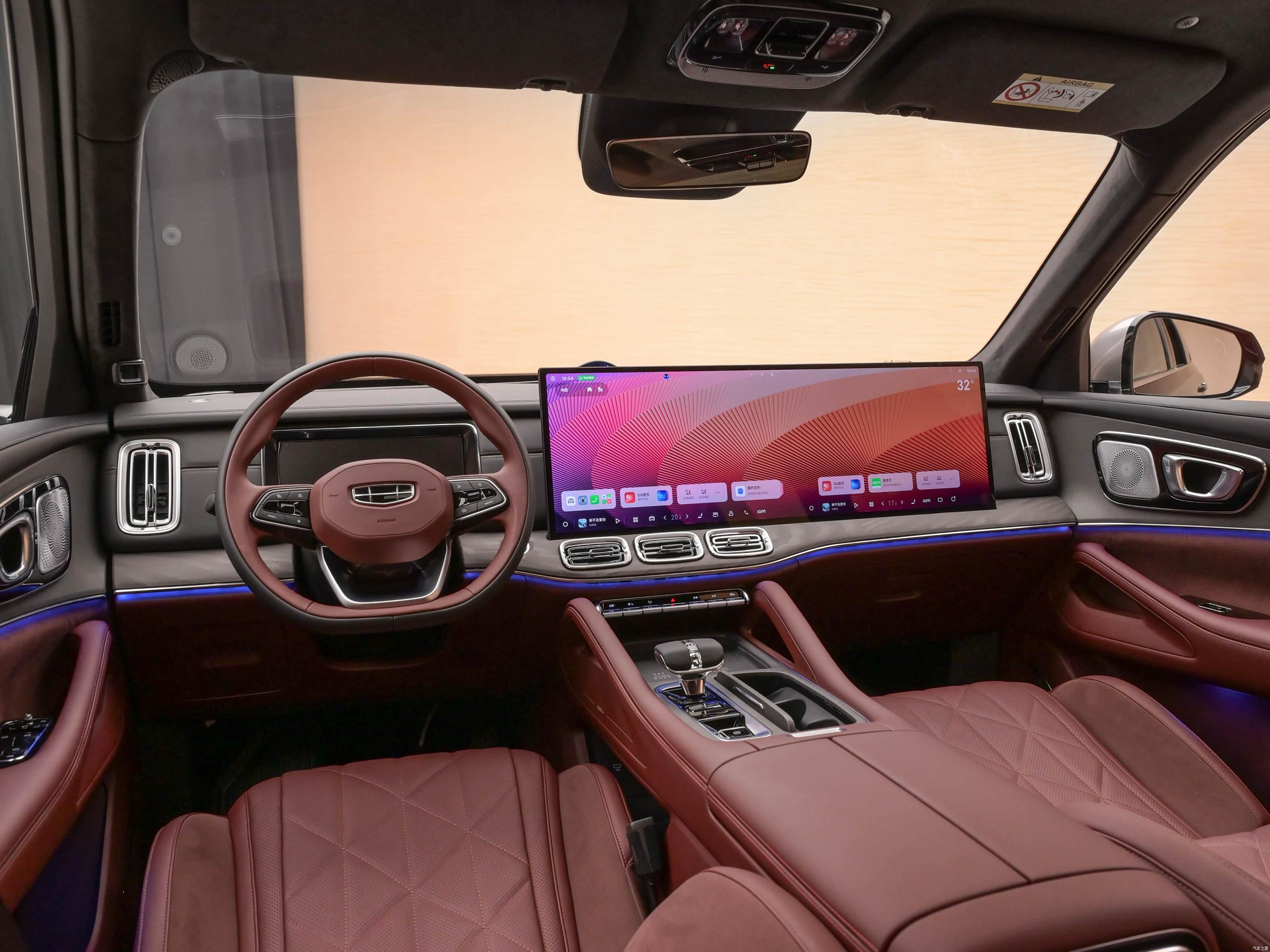 НОВЫЙ GEELY MONJARO: ХОЛОДИЛЬНИК, МАССАЖ И «РЕЖИМ КРАБА» ЗА ДВА МИЛЛИОНА — фото 4